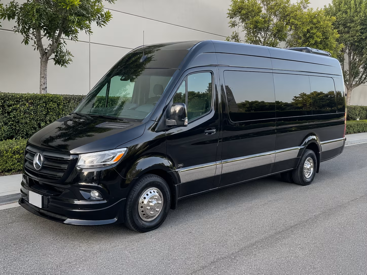 Las Vegas Airport Shuttle & Transportation party bus exterior