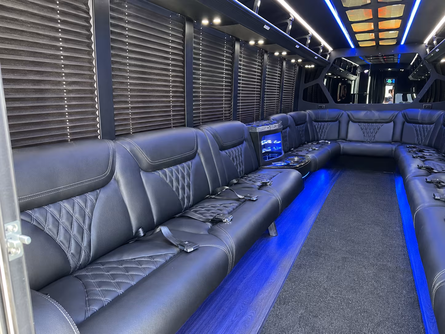 Las Vegas Birthday, Sweet 16, & Quinceañera Transportation group transportation